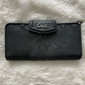Coach one fold portfolio wallet. Good condition.